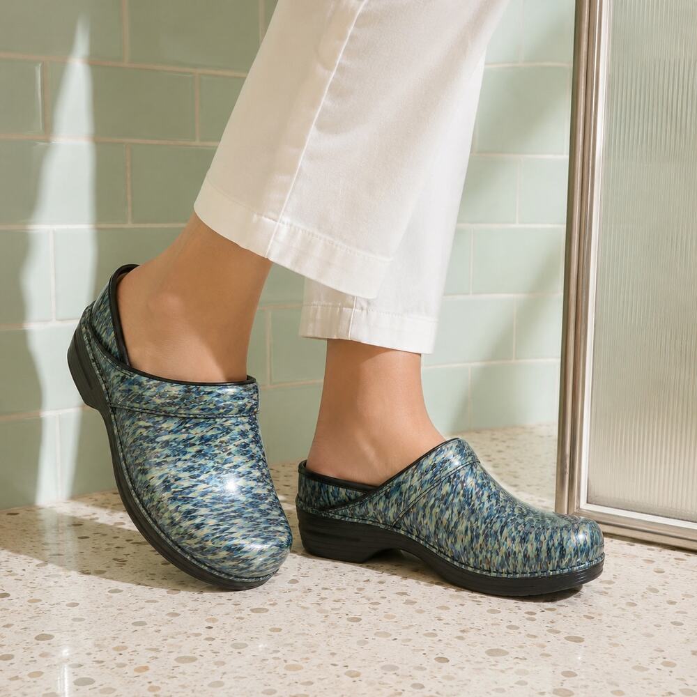 Dansko LT Pro Blue Dash Patent Leather Clogs EU 38 Nurse Comfort Work Shoes VGUC